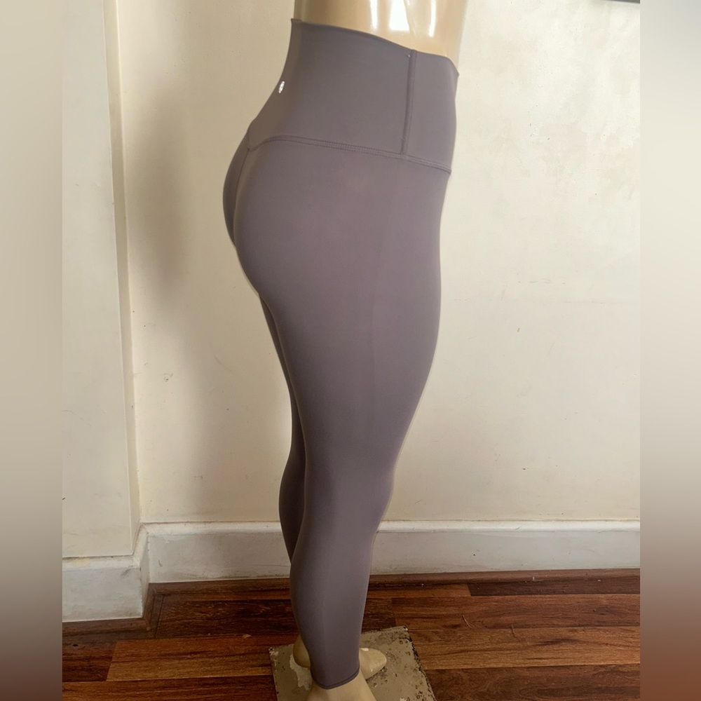 Lululemon Aling 25” High Rise Yoga Legging Size 6